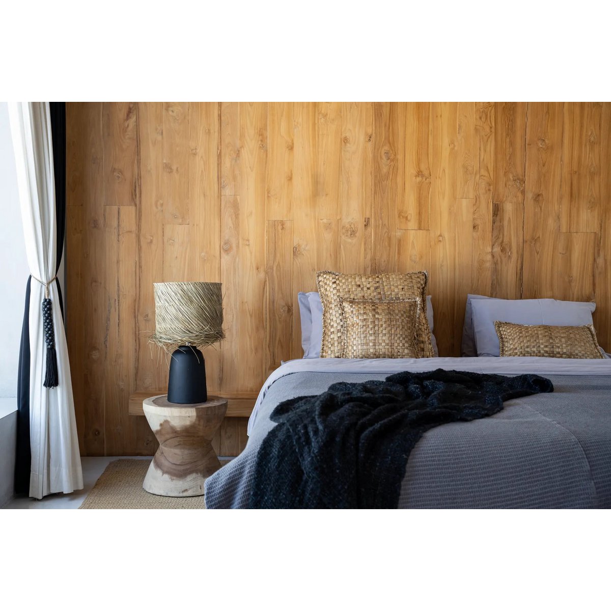 Pöytävalaisin - THE PANDAN TABLE LAMP