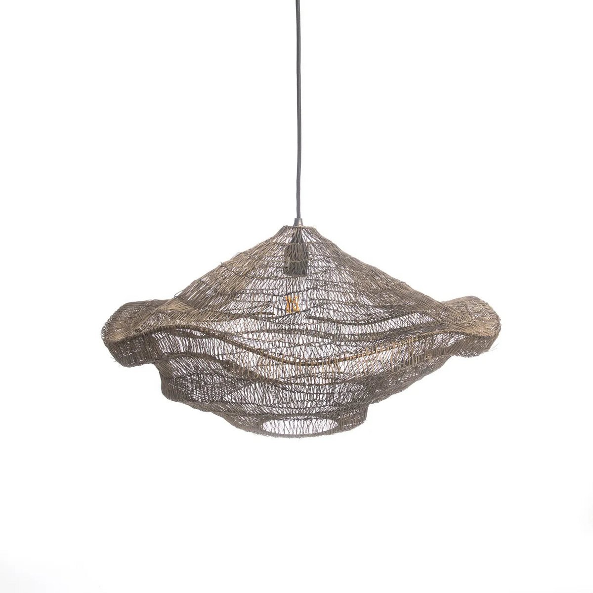 The Oyster Pendant M - BRASS