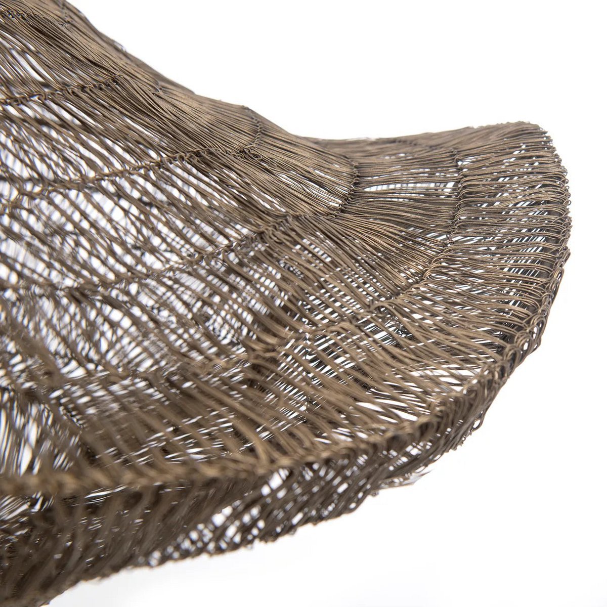 The Oyster Pendant M - BRASS